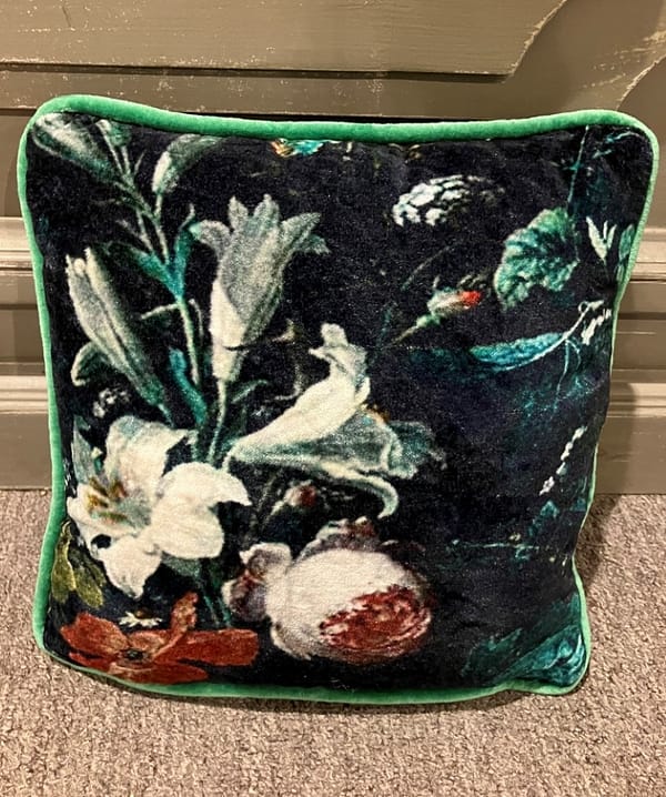 Mini square cushion